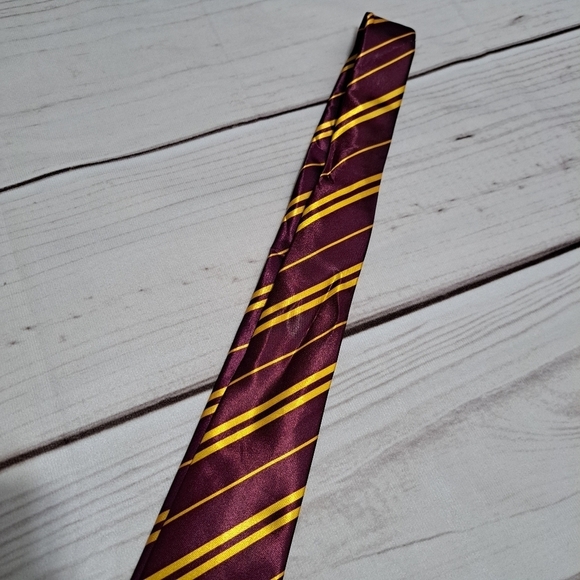 Rubie's Costume Co Harry Potter Gryffindor Tie - Picture 12 of 12